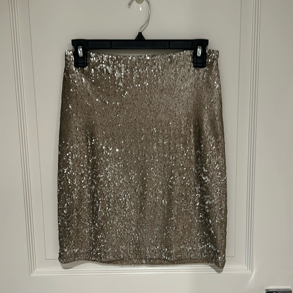 White House, black market, champagne sequin skirt